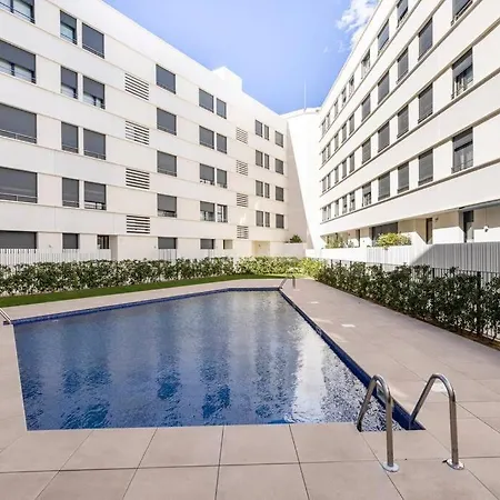 Apartamento By The With Pool And Private Parking
