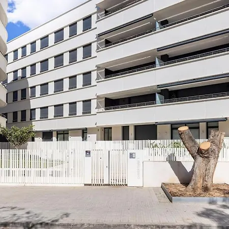 Apartment By The With Pool And Private Parking