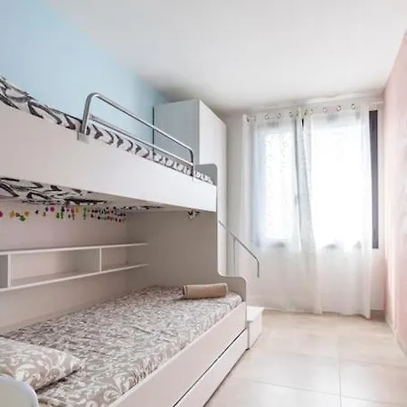 By The With Pool And Private Parking Cambrils