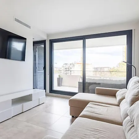 By The With Pool And Private Parking Διαμέρισμα Cambrils