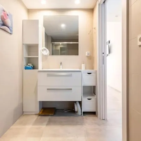 By The With Pool And Private Parking Cambrils