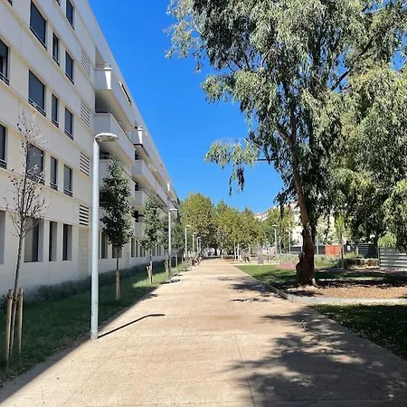 Apartment By The With Pool And Private Parking *
