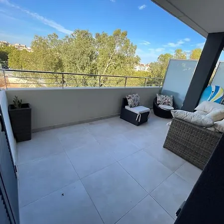 By The With Pool And Private Parking Cambrils